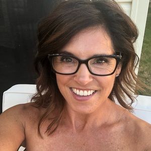 Meet your Posher, Dena